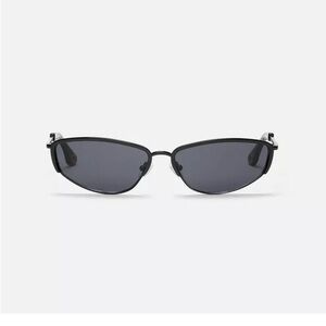 RARE AUREUM Venice Sunglasses in Black